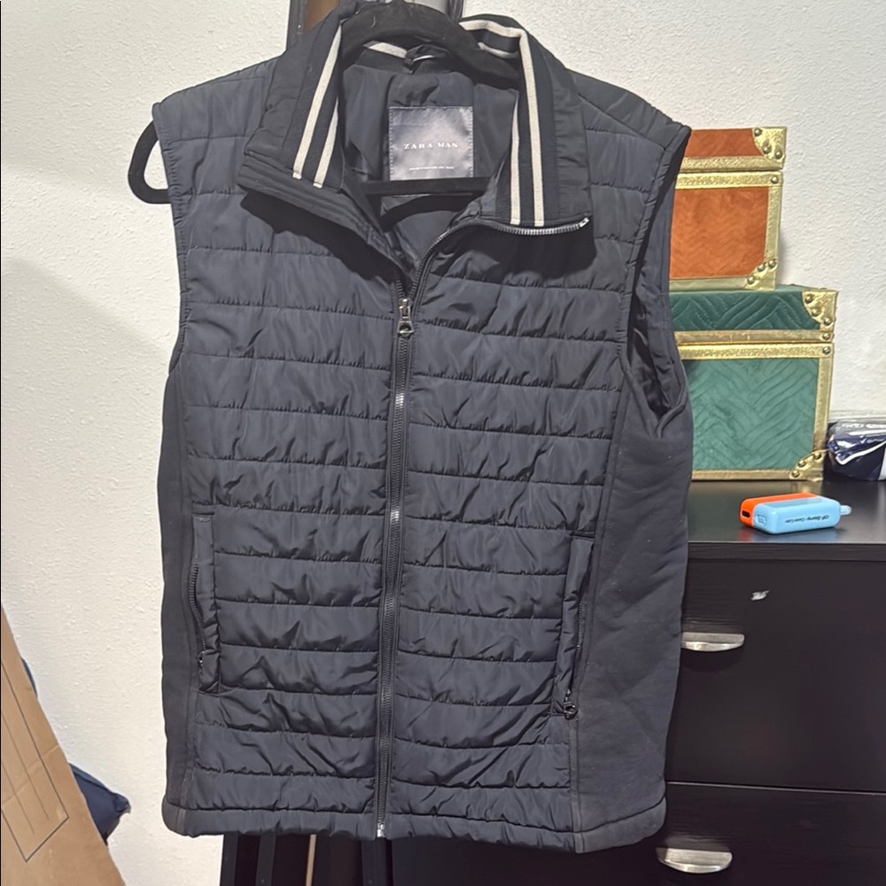 Zara Men's Dark Gray Puffer Vest